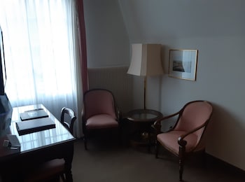 room-image