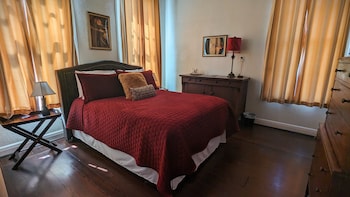 room-image