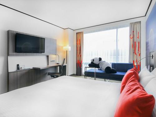 room-image