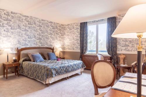 room-image