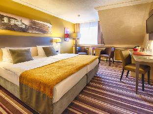 room-image