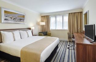 room-image