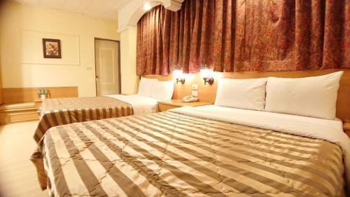 room-image