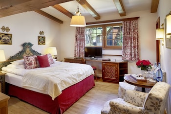 room-image