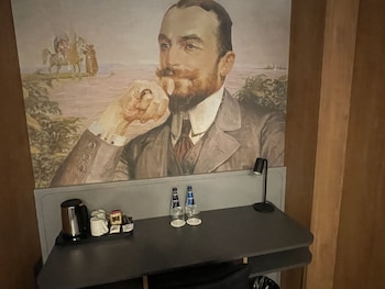 room-image