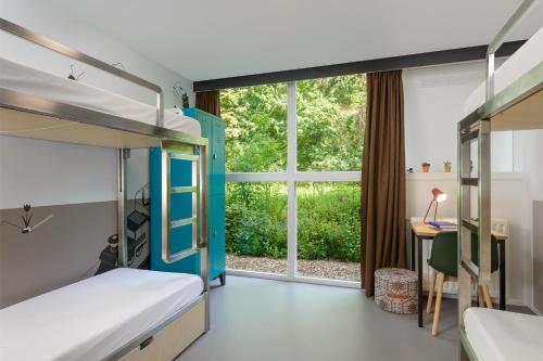 room-image