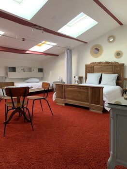 room-image