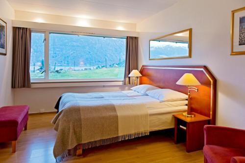 room-image