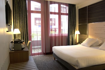 room-image