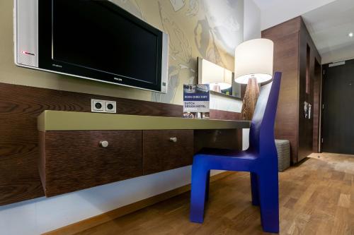 room-image
