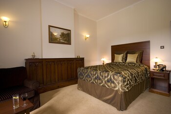 room-image