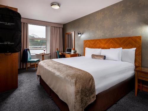 room-image