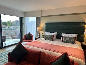 room-image