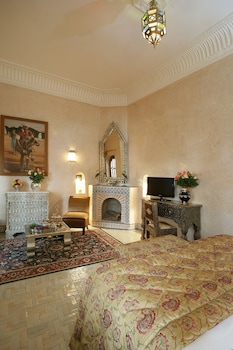 room-image