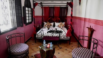 room-image