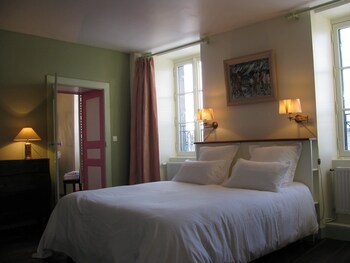 room-image