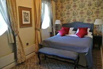 room-image