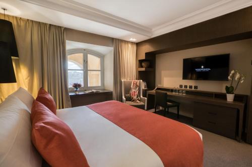room-image