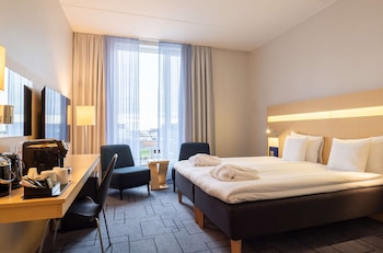 room-image