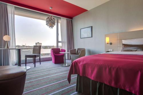 room-image