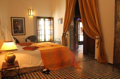room-image
