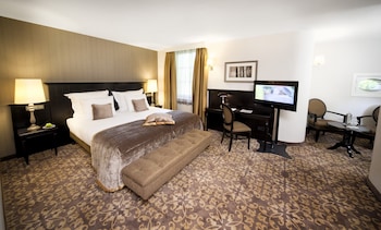 room-image