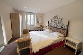 room-image
