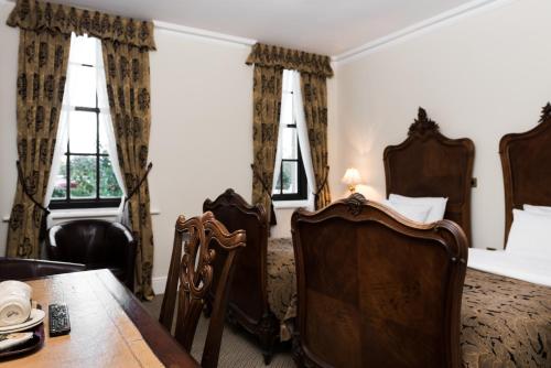 room-image
