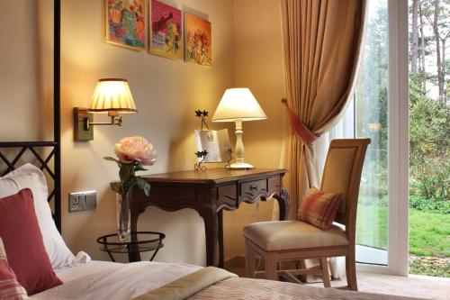 room-image