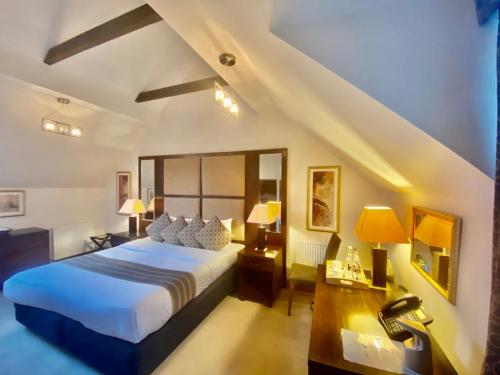 room-image
