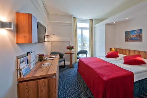 room-image