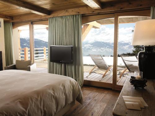 room-image