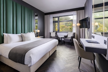 room-image
