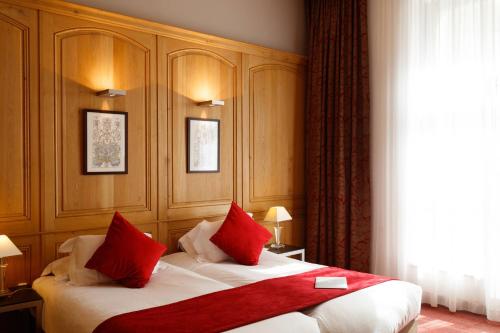 room-image