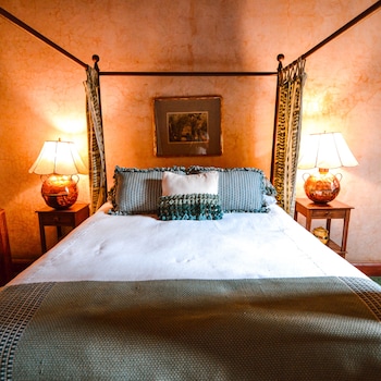 room-image