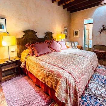 room-image