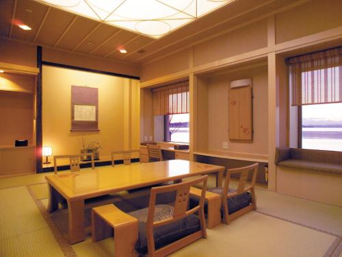 room-image