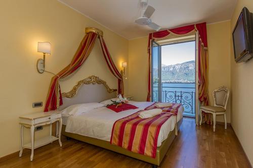 room-image