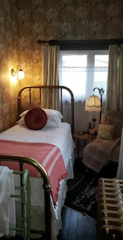 room-image