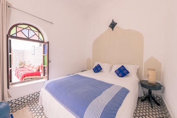 room-image