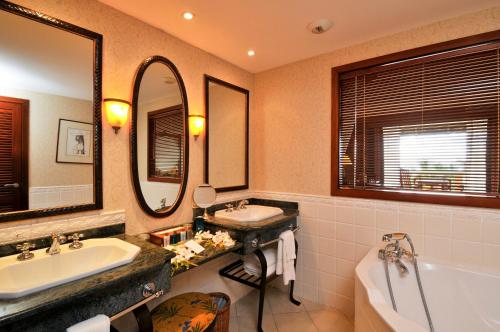 room-image