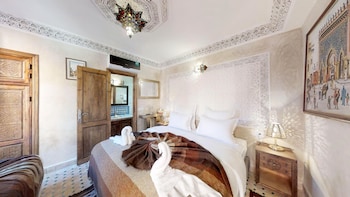 room-image