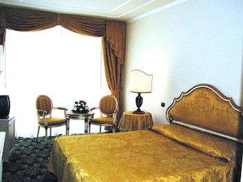 room-image