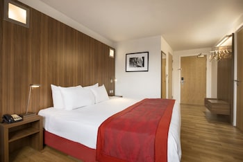room-image