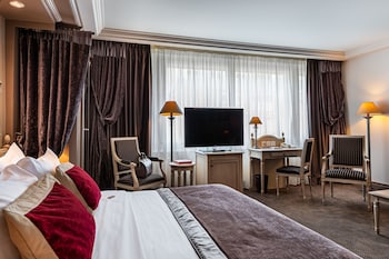room-image