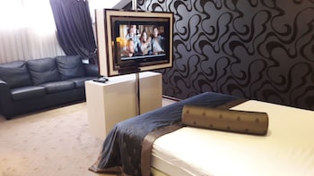 room-image