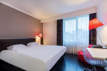 room-image