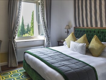 room-image