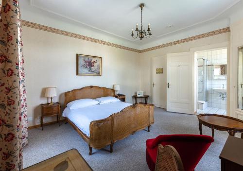room-image