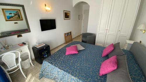 room-image